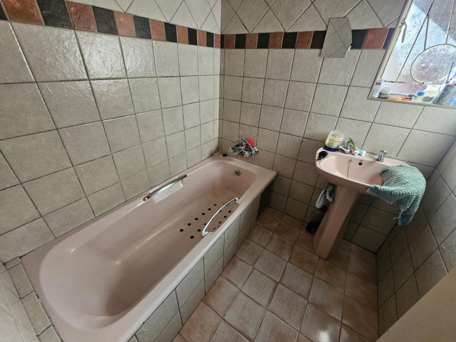 9 Bedroom Property for Sale in Eersterust Gauteng