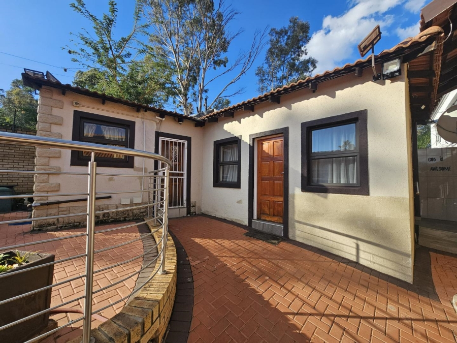 7 Bedroom Property for Sale in Eersterust Gauteng