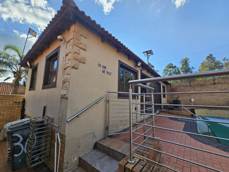 7 Bedroom Property for Sale in Eersterust Gauteng