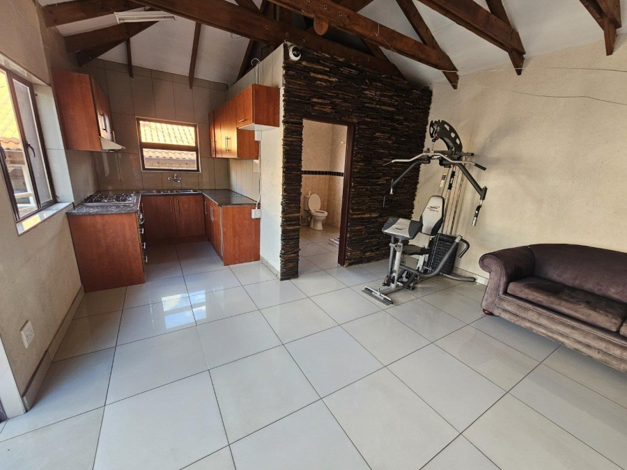 7 Bedroom Property for Sale in Eersterust Gauteng