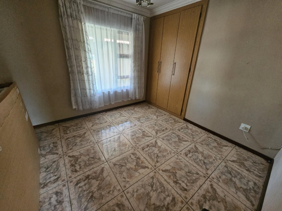 7 Bedroom Property for Sale in Eersterust Gauteng