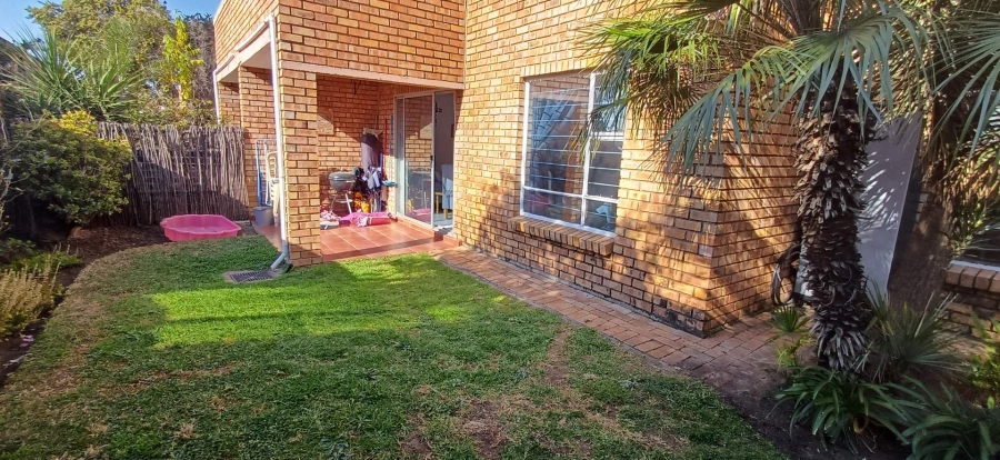 2 Bedroom Property for Sale in Liefde en Vrede Gauteng