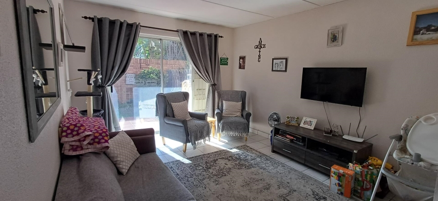 2 Bedroom Property for Sale in Liefde en Vrede Gauteng