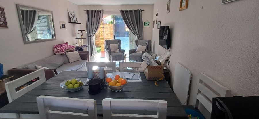 2 Bedroom Property for Sale in Liefde en Vrede Gauteng