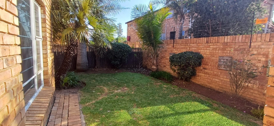 2 Bedroom Property for Sale in Liefde en Vrede Gauteng