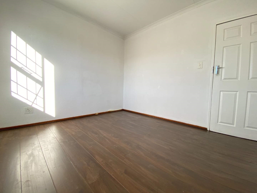 2 Bedroom Property for Sale in Linmeyer Gauteng