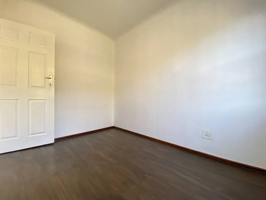 2 Bedroom Property for Sale in Linmeyer Gauteng