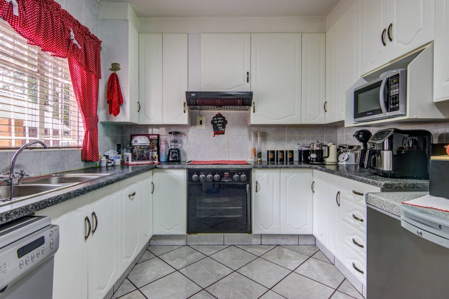 2 Bedroom Property for Sale in Primrose Hill Gauteng