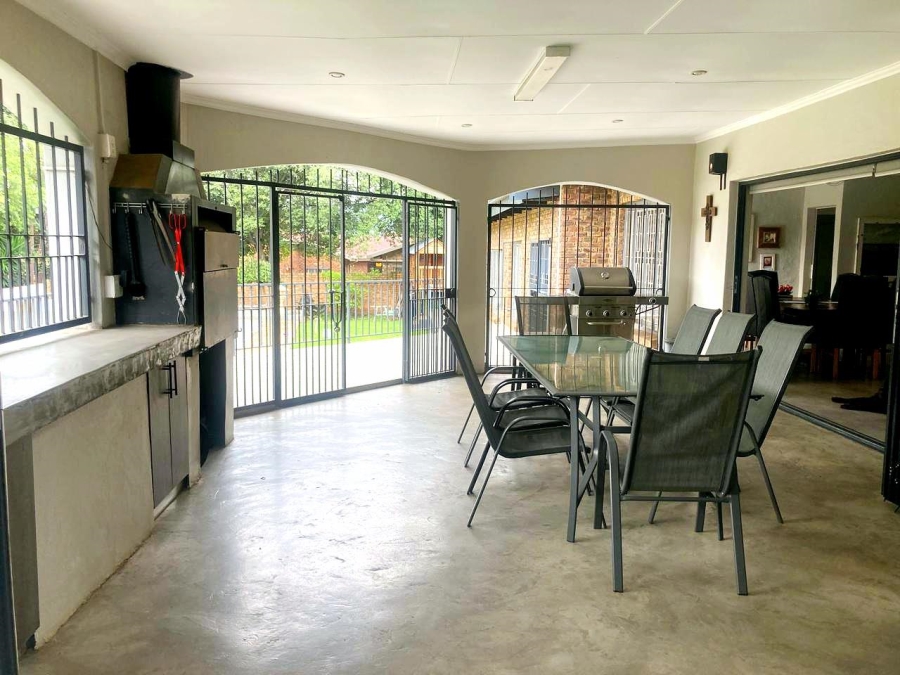 7 Bedroom Property for Sale in Monument Park Gauteng