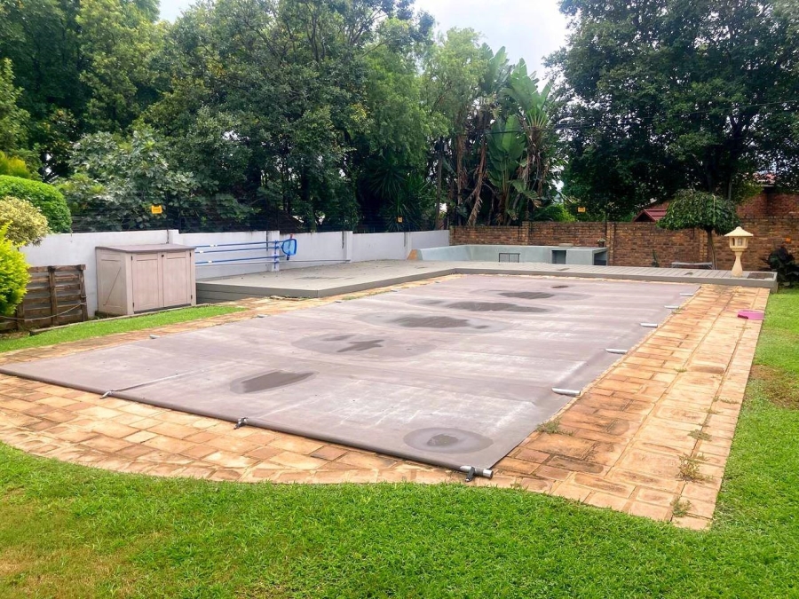 7 Bedroom Property for Sale in Monument Park Gauteng