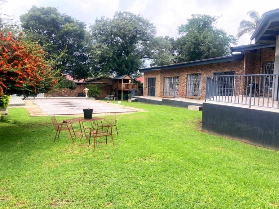 7 Bedroom Property for Sale in Monument Park Gauteng