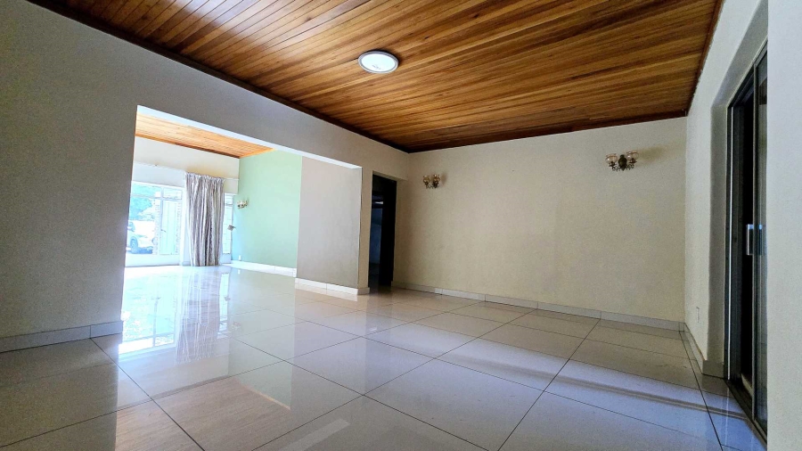 5 Bedroom Property for Sale in Elardus Park Gauteng