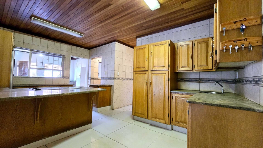 5 Bedroom Property for Sale in Elardus Park Gauteng