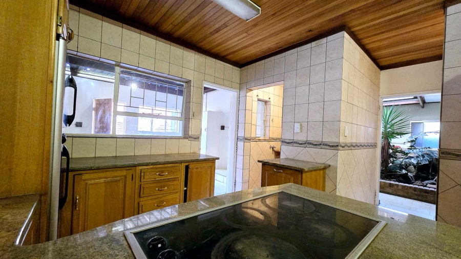 5 Bedroom Property for Sale in Elardus Park Gauteng