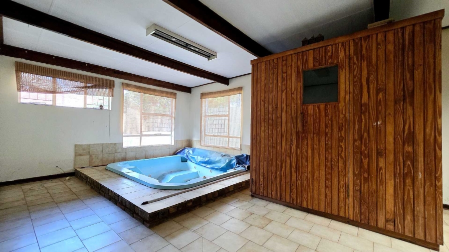5 Bedroom Property for Sale in Elardus Park Gauteng