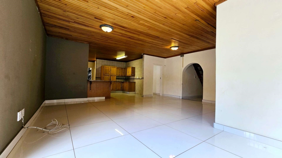 5 Bedroom Property for Sale in Elardus Park Gauteng