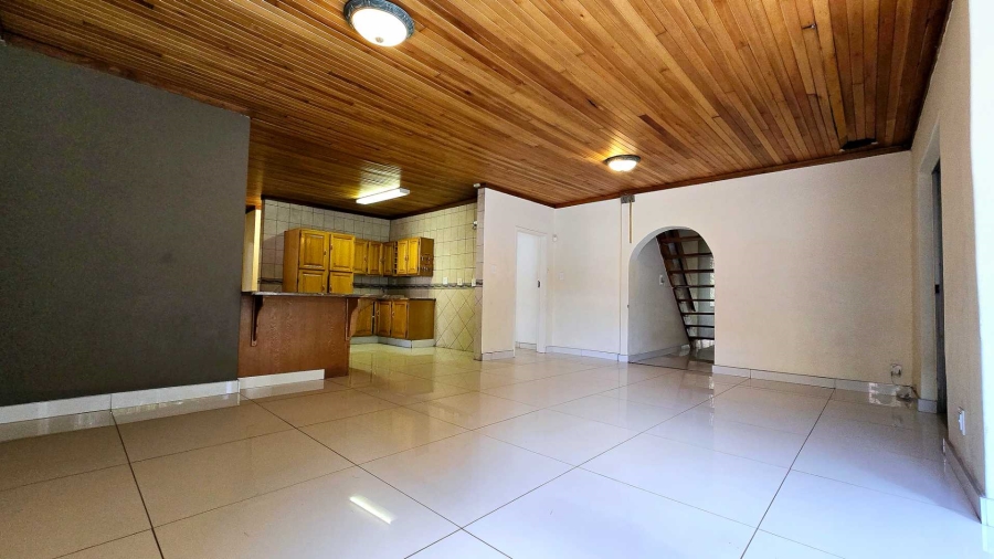 5 Bedroom Property for Sale in Elardus Park Gauteng