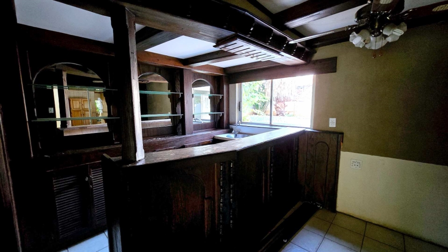 5 Bedroom Property for Sale in Elardus Park Gauteng