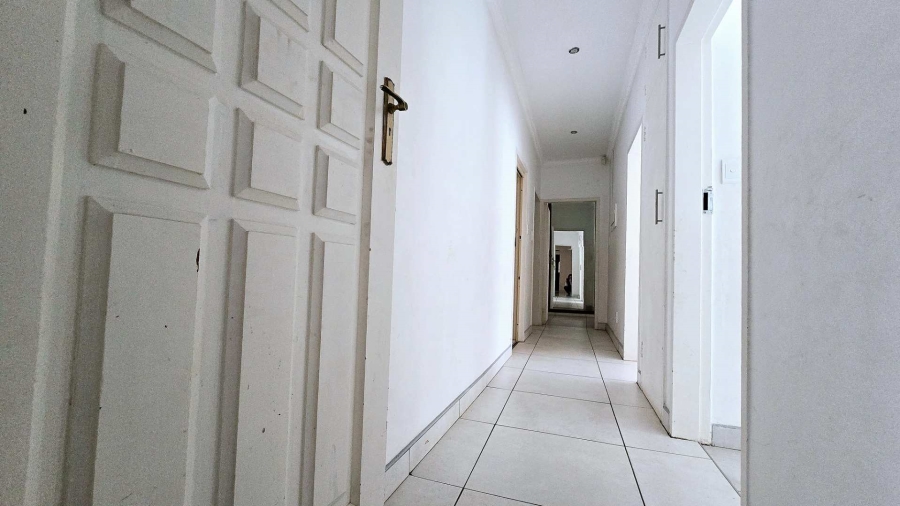 5 Bedroom Property for Sale in Elardus Park Gauteng
