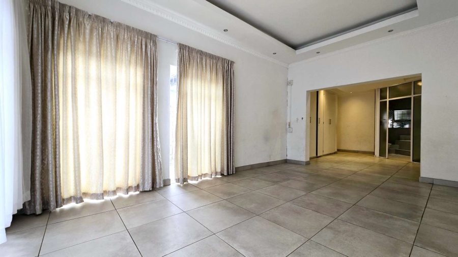 5 Bedroom Property for Sale in Elardus Park Gauteng