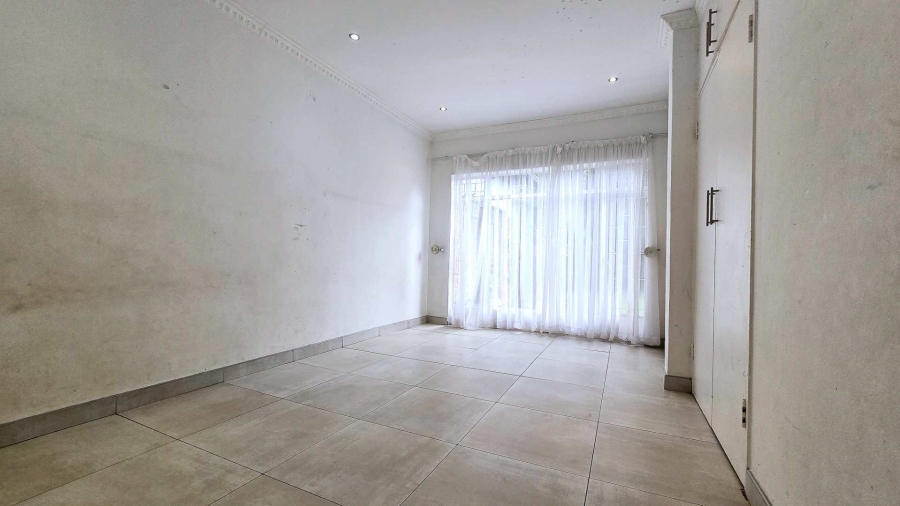 5 Bedroom Property for Sale in Elardus Park Gauteng