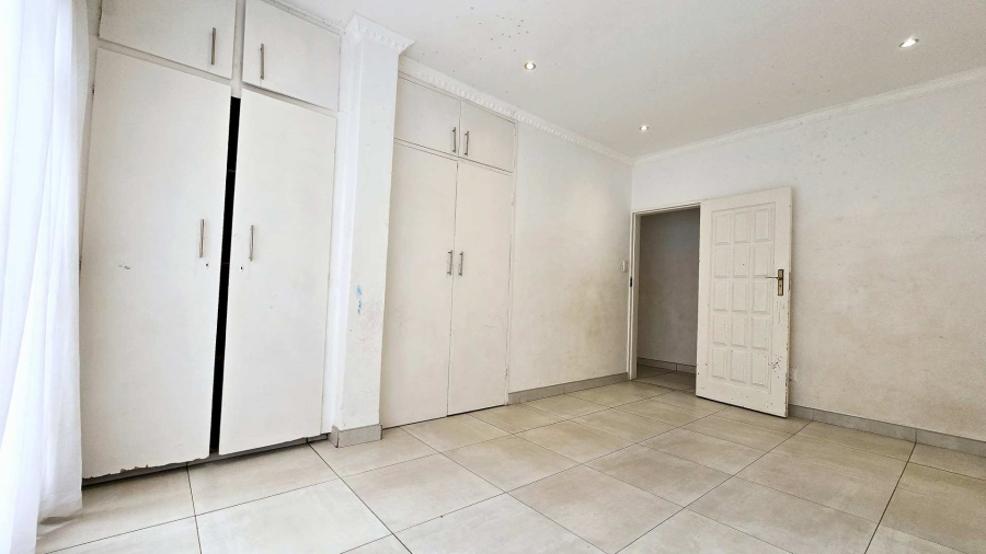 5 Bedroom Property for Sale in Elardus Park Gauteng