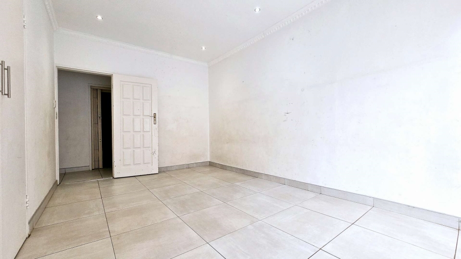 5 Bedroom Property for Sale in Elardus Park Gauteng