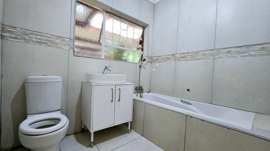 5 Bedroom Property for Sale in Elardus Park Gauteng