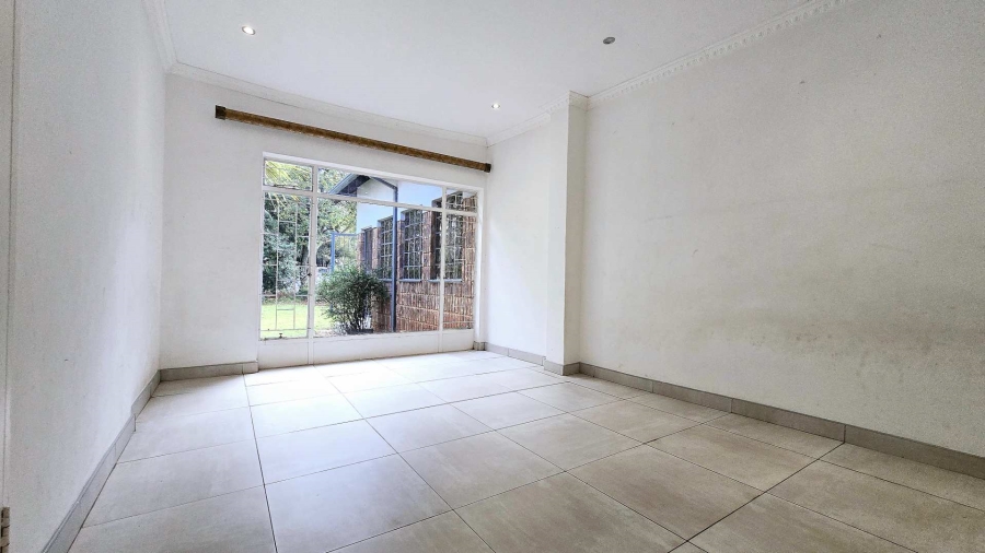5 Bedroom Property for Sale in Elardus Park Gauteng