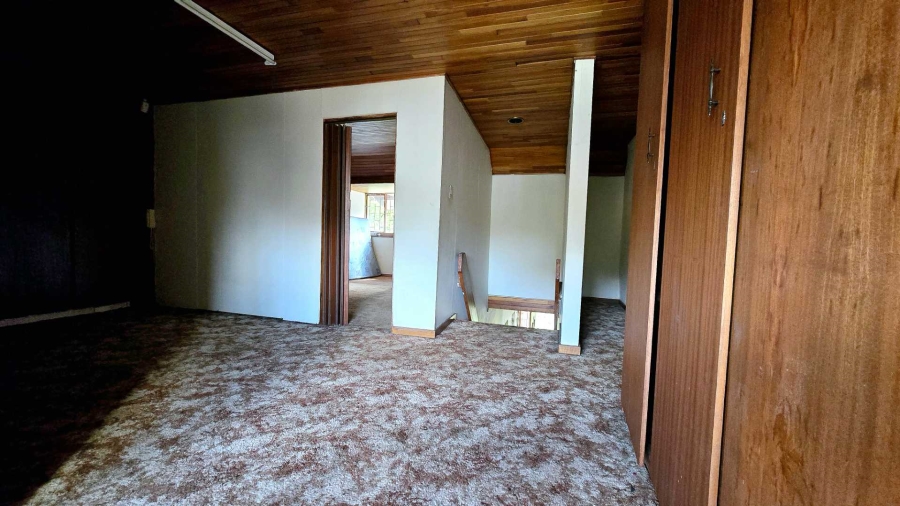 5 Bedroom Property for Sale in Elardus Park Gauteng