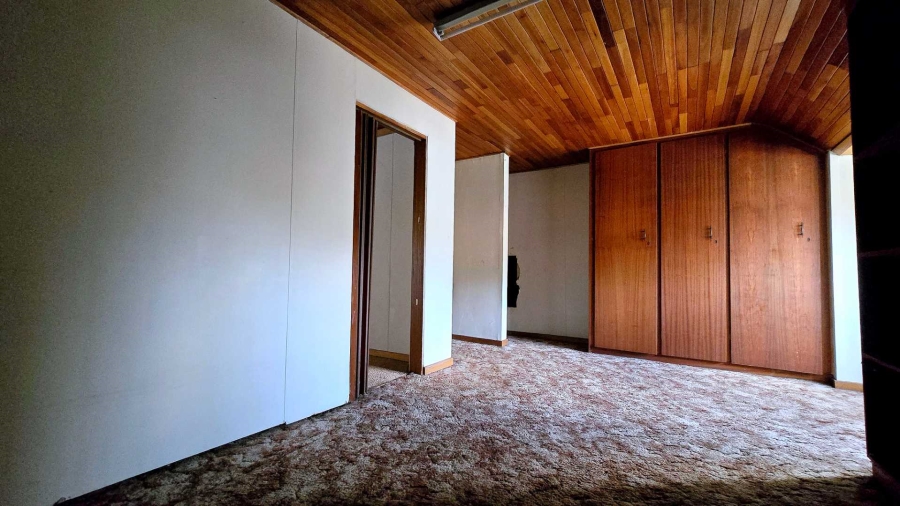 5 Bedroom Property for Sale in Elardus Park Gauteng