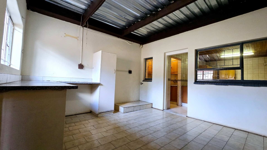 5 Bedroom Property for Sale in Elardus Park Gauteng