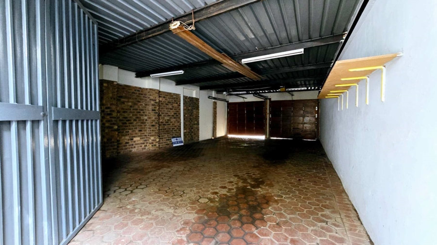 5 Bedroom Property for Sale in Elardus Park Gauteng