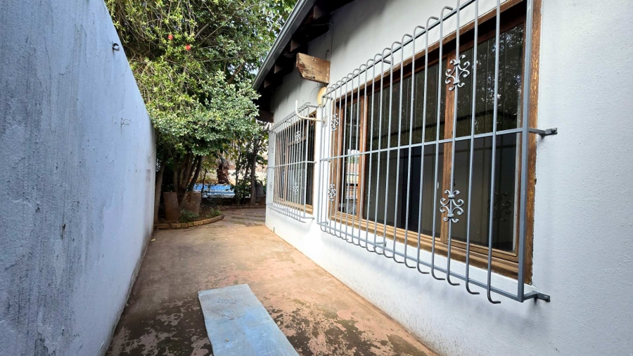 5 Bedroom Property for Sale in Elardus Park Gauteng