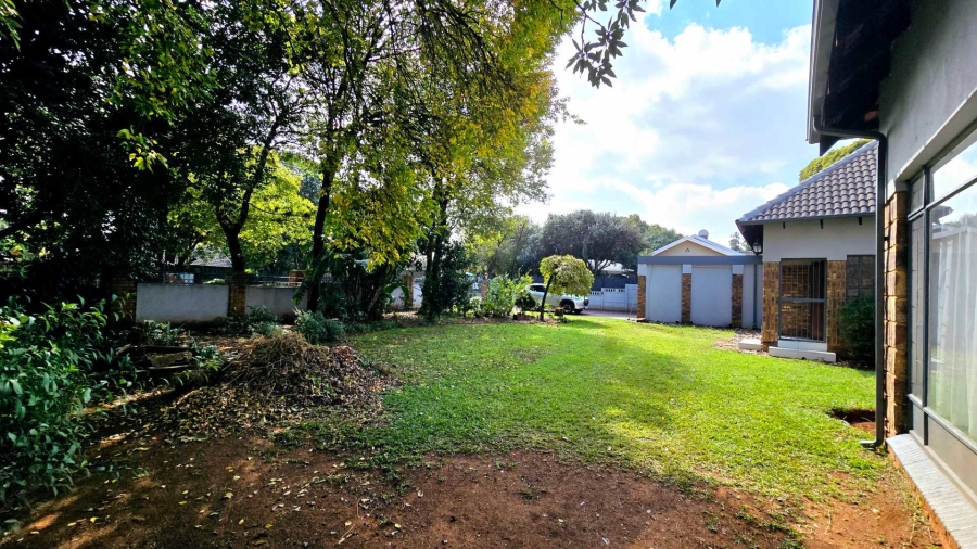 5 Bedroom Property for Sale in Elardus Park Gauteng