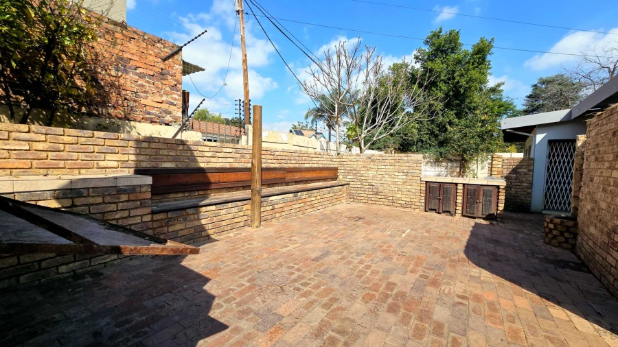 5 Bedroom Property for Sale in Elardus Park Gauteng