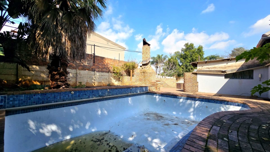 5 Bedroom Property for Sale in Elardus Park Gauteng