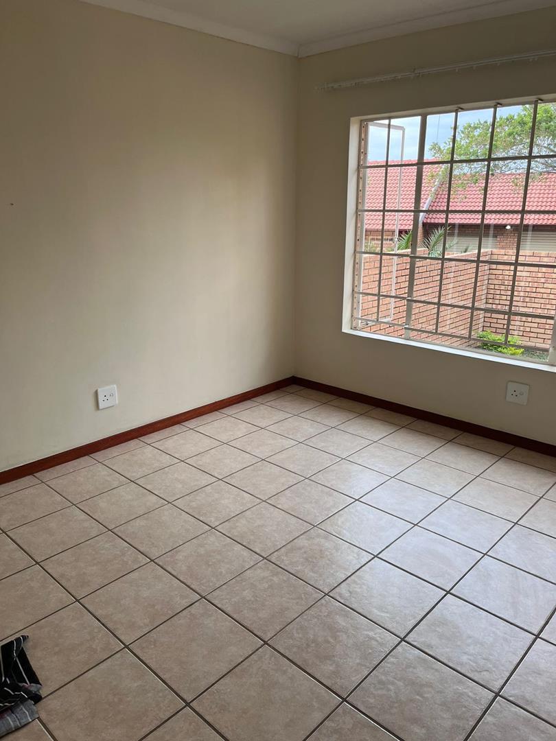 2 Bedroom Property for Sale in The Reeds Gauteng