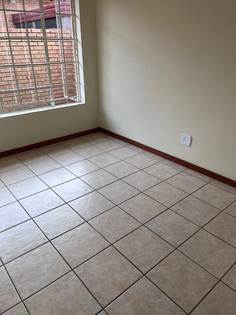 2 Bedroom Property for Sale in The Reeds Gauteng