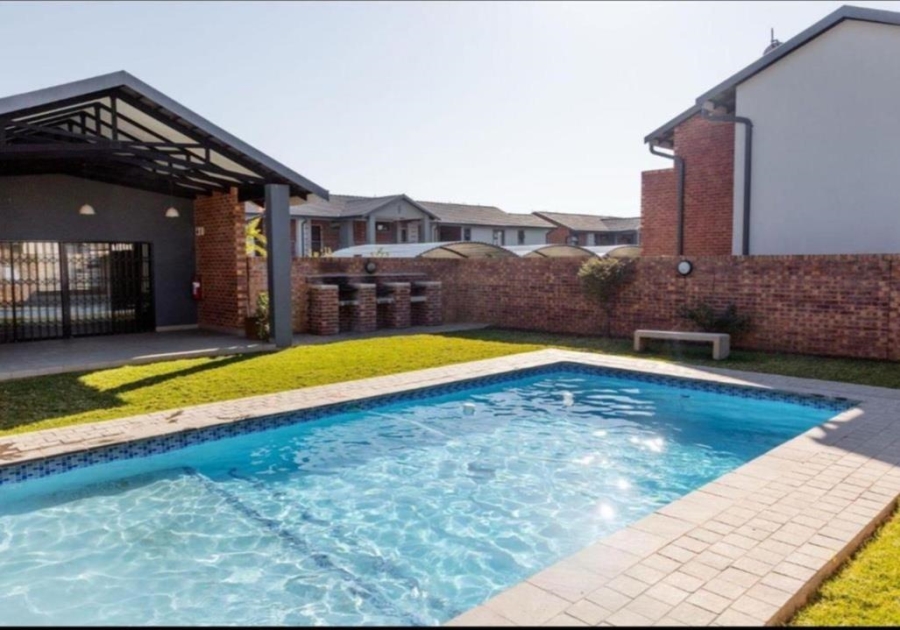 2 Bedroom Property for Sale in Willow Park Manor Gauteng