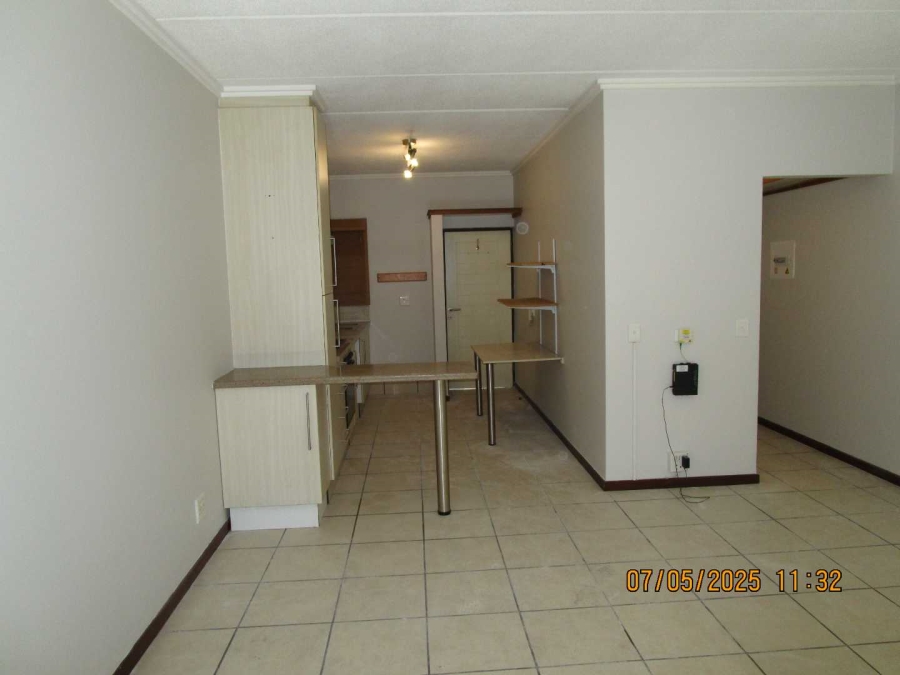 To Let 1 Bedroom Property for Rent in Beverley Gauteng
