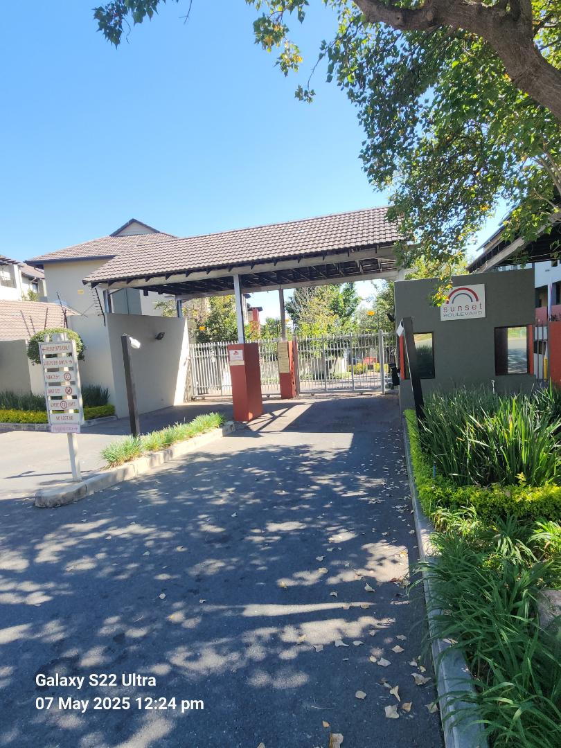 To Let 1 Bedroom Property for Rent in Beverley Gauteng