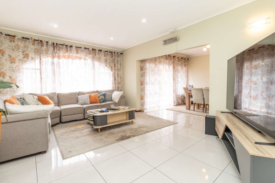 4 Bedroom Property for Sale in Morningside Manor Gauteng