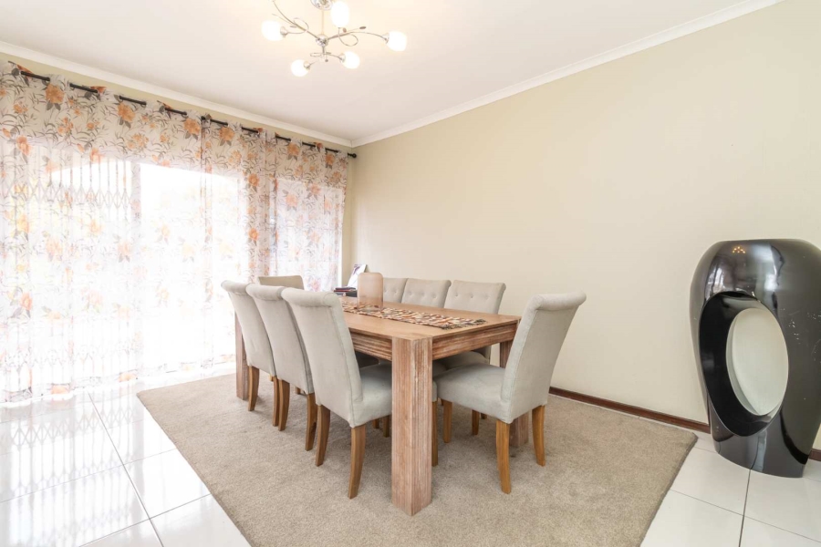 4 Bedroom Property for Sale in Morningside Manor Gauteng