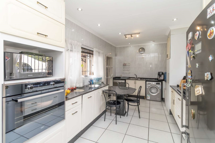 4 Bedroom Property for Sale in Morningside Manor Gauteng
