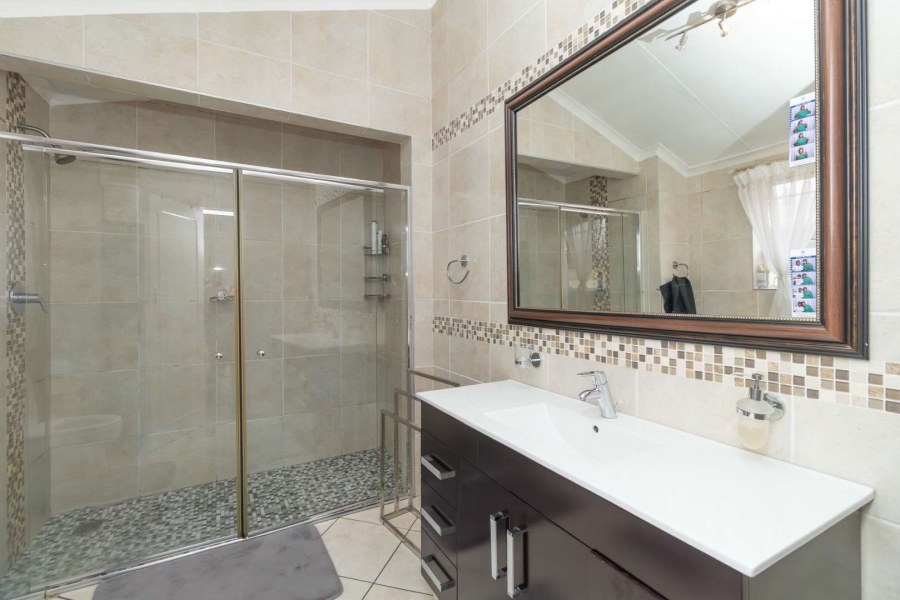4 Bedroom Property for Sale in Morningside Manor Gauteng