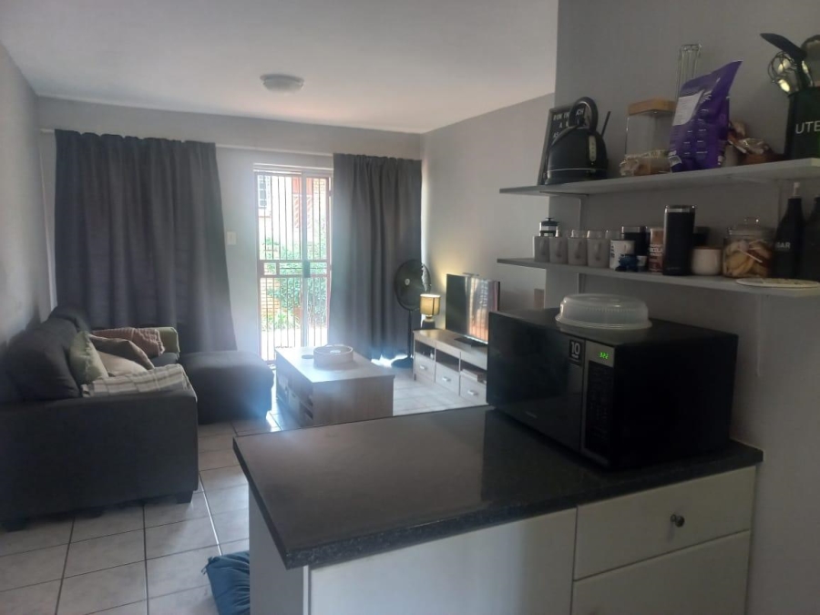 To Let 2 Bedroom Property for Rent in Faerie Glen Gauteng