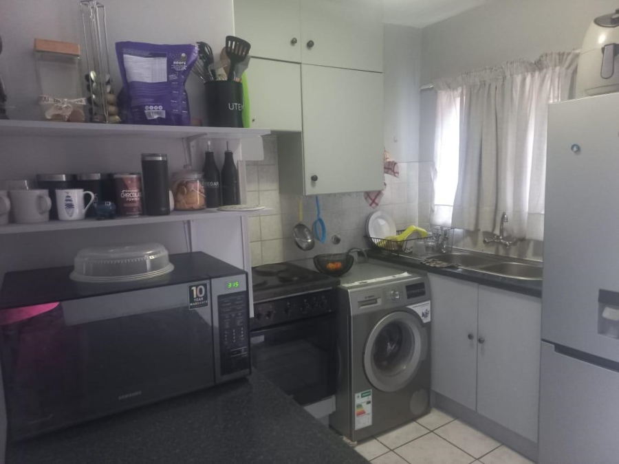 To Let 2 Bedroom Property for Rent in Faerie Glen Gauteng