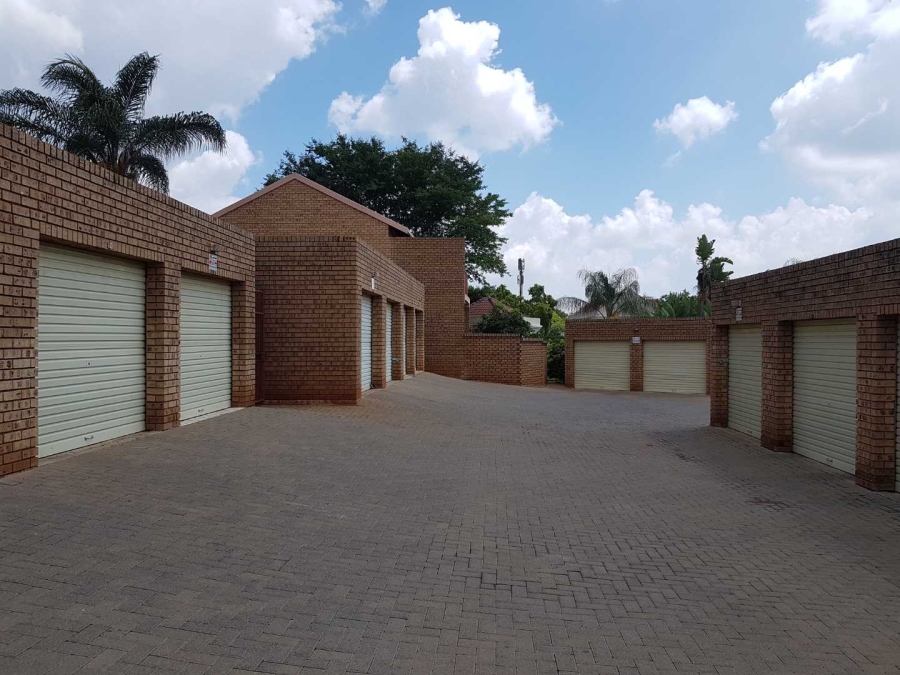To Let 2 Bedroom Property for Rent in Faerie Glen Gauteng