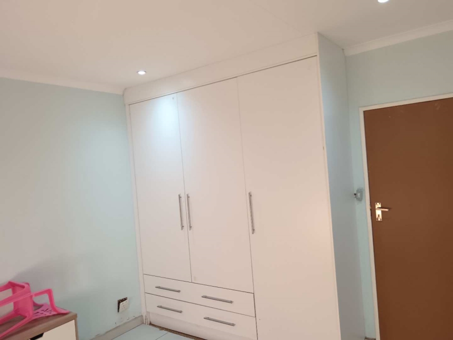 3 Bedroom Property for Sale in Vorna Valley Gauteng